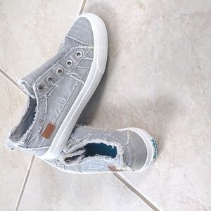 Blowfish Gray Canvas Sneakers girls size 5
